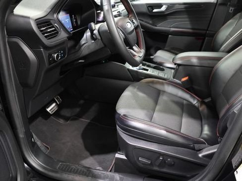 Used 2023 Ford Escape ST-Line FWD image 10