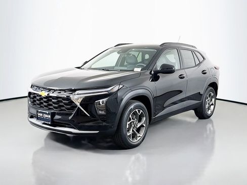 New 2026 Chevrolet Trax LT w/ Driver Confidence Package FWD image 3