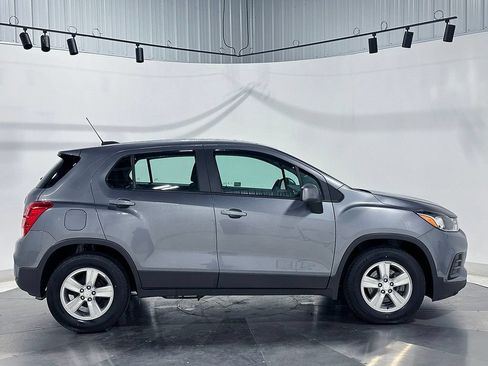 Used 2020 Chevrolet Trax LS FWD image 10