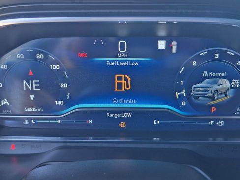 Used 2022 Chevrolet Suburban RST w/ Sport Performance Package image 22