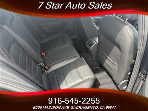Used 2017 Volkswagen GTI SE image 17