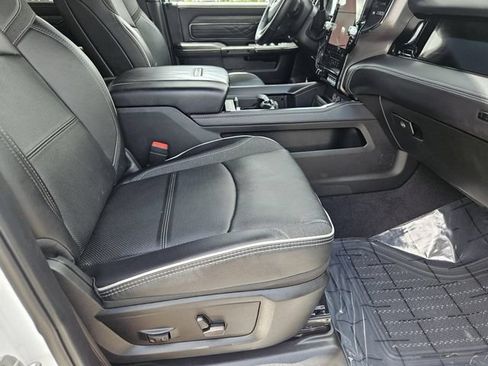 Used 2025 RAM 3500 Limited AWD/4WD image 12