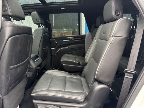 Used 2023 Cadillac Escalade Premium Luxury image 32