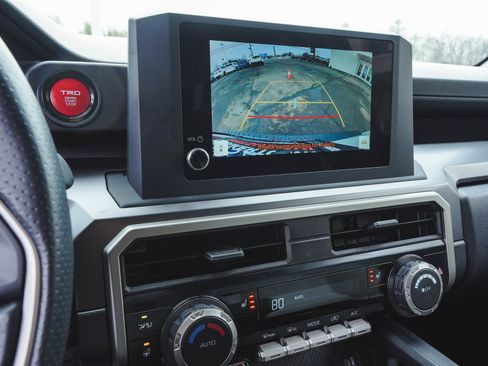 Used 2025 Toyota 4Runner TRD Off-Road image 18