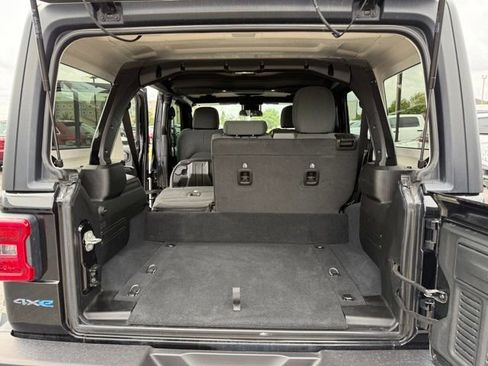 Used 2024 Jeep Wrangler Unlimited w/ Convenience Group image 38