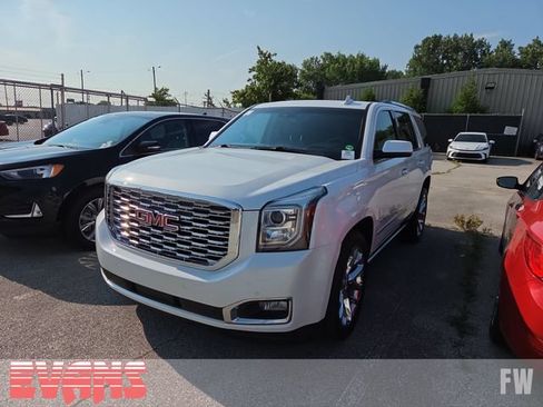 Used 2019 GMC Yukon Denali w/ Denali Ultimate Package AWD/4WD image 3