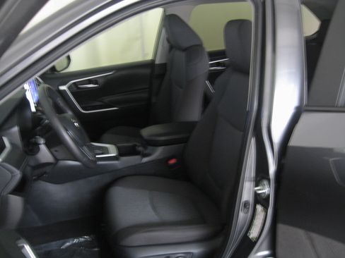 Used 2025 Toyota RAV4 XLE w/ Convenience Package AWD/4WD image 8