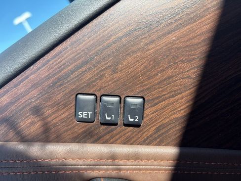 Used 2020 Nissan Armada Platinum w/ Platinum Reserve Package image 10