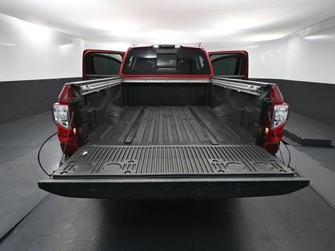 Used 2018 Nissan Titan SL w/ Texas Titan Edition AWD/4WD image 38