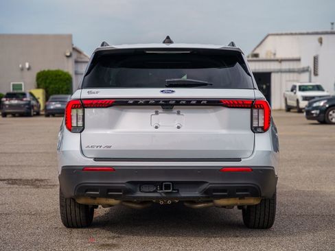 Certified 2025 Ford Explorer Active RWD image 6