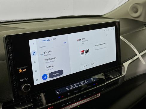 New 2026 Toyota Sienna XLE image 15