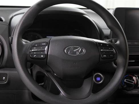 Used 2022 Hyundai Kona SEL image 7