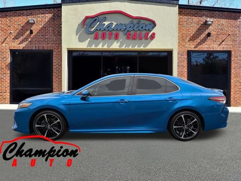 Used 2018 Toyota Camry XSE FWD image 8
