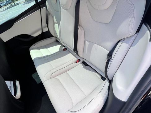 Used 2023 Tesla Model S Plaid image 8