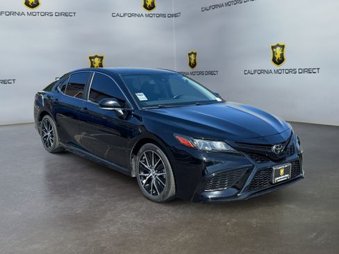 Used 2023 Toyota Camry SE FWD image 7