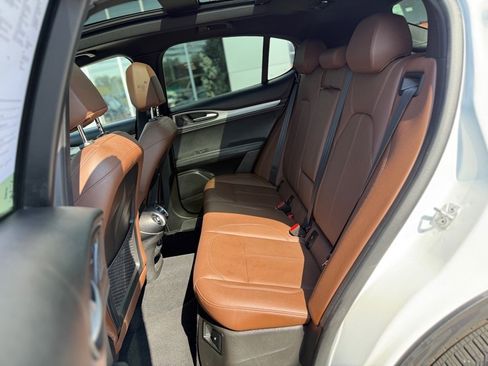 Used 2024 Alfa Romeo Stelvio Ti image 18