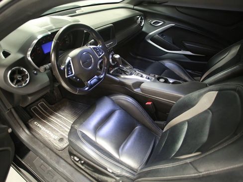 Used 2023 Chevrolet Camaro LT RWD image 14