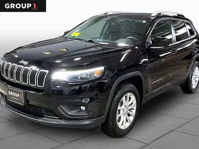 Used 2019 Jeep Cherokee Latitude w/ Popular Appearance Group