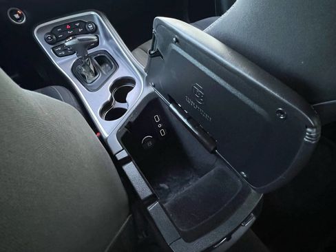 Used 2019 Dodge Challenger R/T image 20