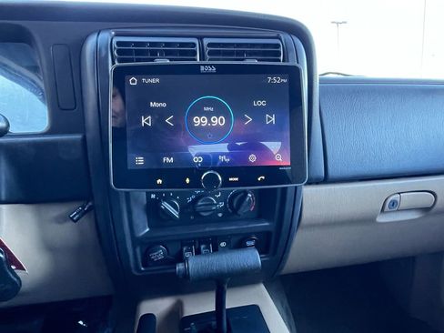 Used 2000 Jeep Cherokee Sport image 15