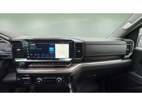 Used 2024 Chevrolet Silverado 1500 LT image 17