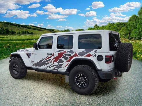Used 2022 Jeep Wrangler Unlimited Rubicon w/ LED Lighting Group AWD/4WD image 4