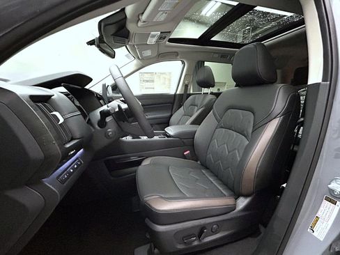New 2026 Nissan Pathfinder Platinum AWD/4WD image 10