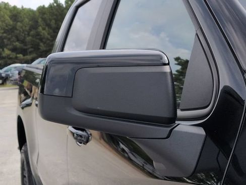 Used 2022 Chevrolet Silverado 1500 LT Trail Boss w/ LPO, Dark Essentials Package AWD/4WD image 13