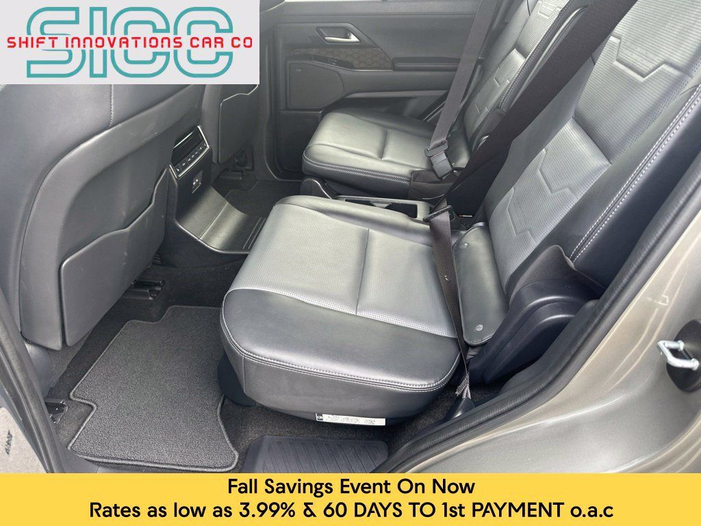 Used 2024 Lexus GX 550 w/ Accessory Package (31) AWD/4WD image 30