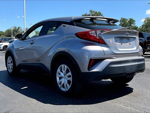 Used 2019 Toyota C-HR LE FWD image 4