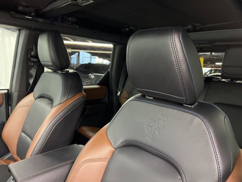 Used 2024 Ford Bronco Outer Banks image 17