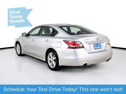 Used 2015 Nissan Altima 2.5 SV w/ Convenience Package FWD image 6