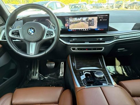 Used 2024 BMW X5 xDrive40i w/ M Sport Package AWD/4WD image 17