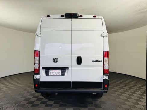 Used 2026 RAM ProMaster 2500 w/ Convenience Group FWD image 18