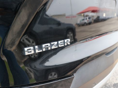 Used 2019 Chevrolet Blazer LT FWD image 11