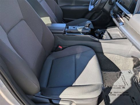 Used 2025 Toyota Prius LE image 28