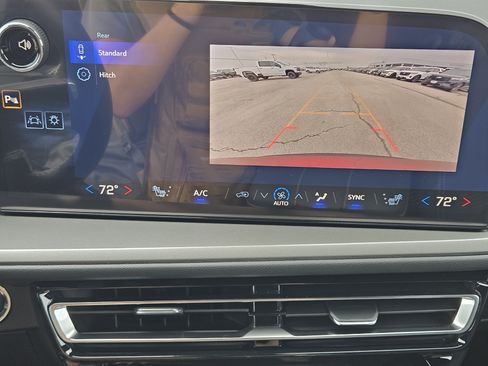 New 2026 Chevrolet Traverse LT FWD image 13