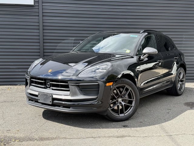 Used 2023 Porsche Macan Turbo AWD/4WD image 1