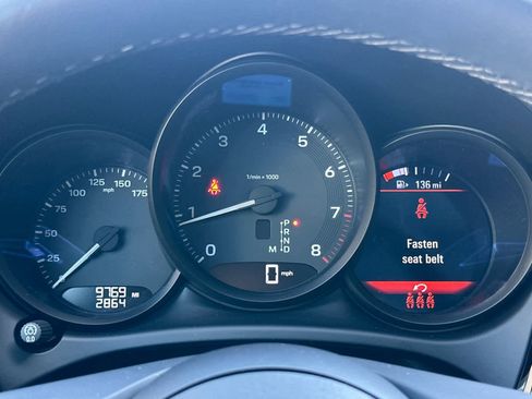 Certified 2025 Porsche Macan image 28