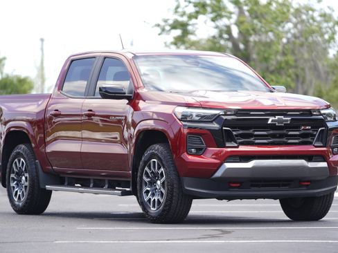 Used 2024 Chevrolet Colorado Z71 w/ Z71 Convenience Package 2 AWD/4WD image 43