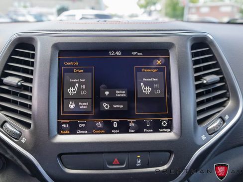 Used 2022 Jeep Cherokee Trailhawk w/ Sun, Sound & Nav Group AWD/4WD image 29