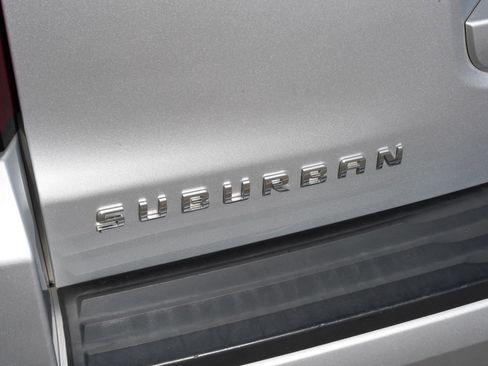 Used 2016 Chevrolet Suburban LT image 21