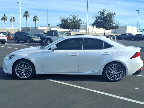 Used 2017 Lexus IS 200t image 11