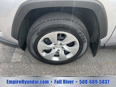 Used 2023 Toyota RAV4 LE AWD/4WD image 12