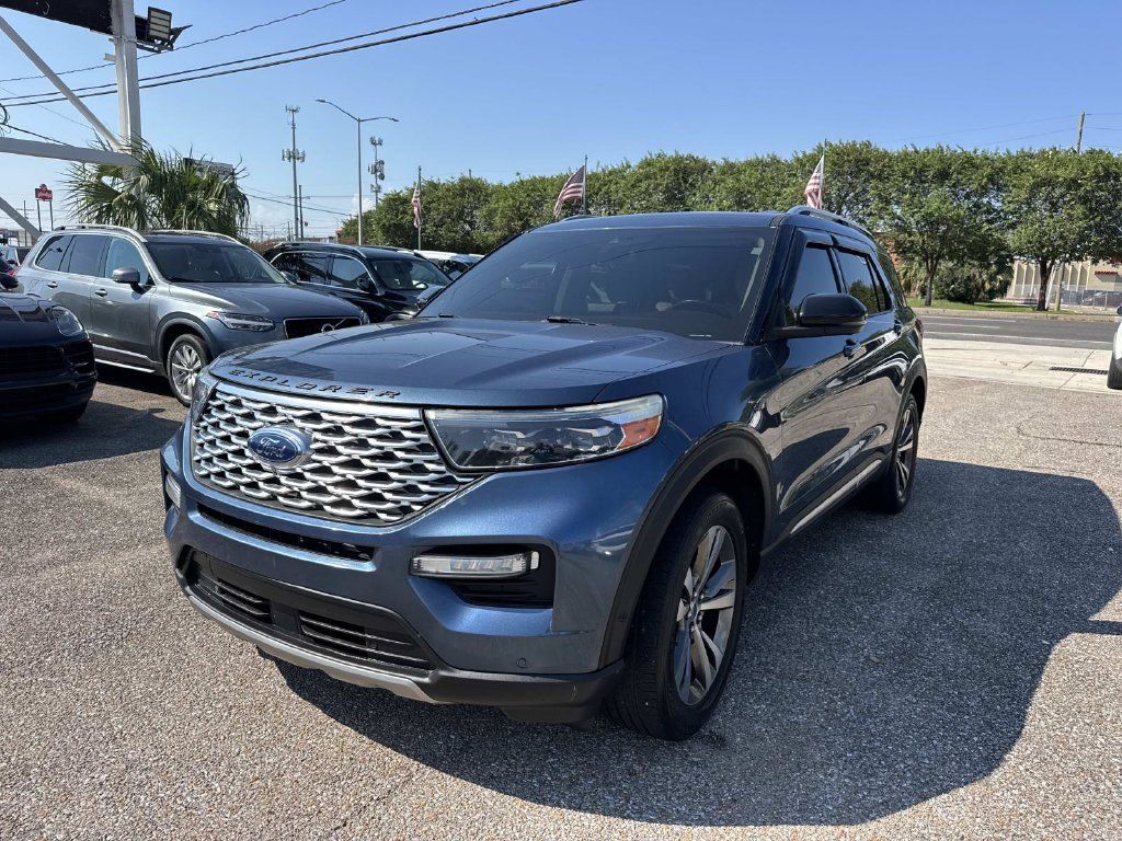 Used 2020 Ford Explorer Platinum w/ Premium Technology Package AWD/4WD image 3
