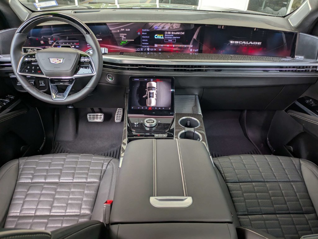 Used 2025 Cadillac Escalade V AWD/4WD image 18