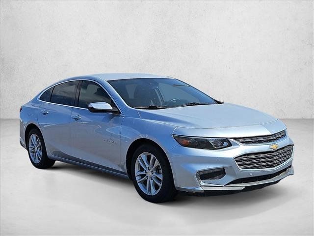 Used 2017 Chevrolet Malibu LT w/ Driver Confidence Package FWD image 3