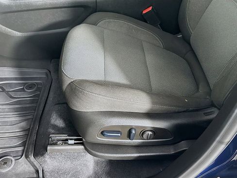 Used 2023 Chevrolet Traverse LT image 19