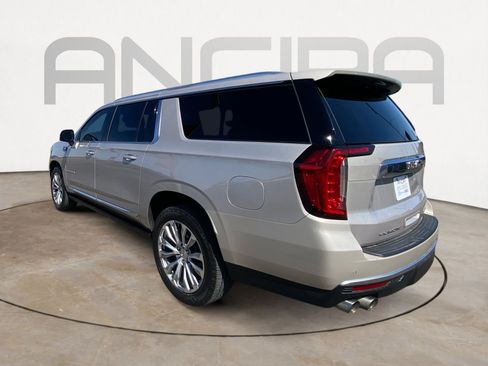 Used 2022 GMC Yukon XL Denali image 8