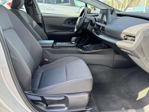 Used 2024 Toyota Prius LE image 14